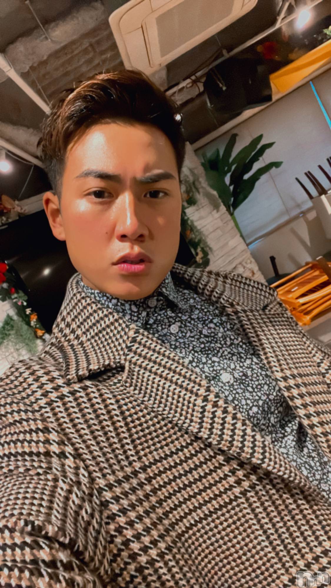 �����������������åȥС�Cafe&Bar Roots �롼��(���ե�����ɥС� �롼��) ��2021ǯ11��14���̥�֥�������������ĶȤ��Ƥޤ�🤩��