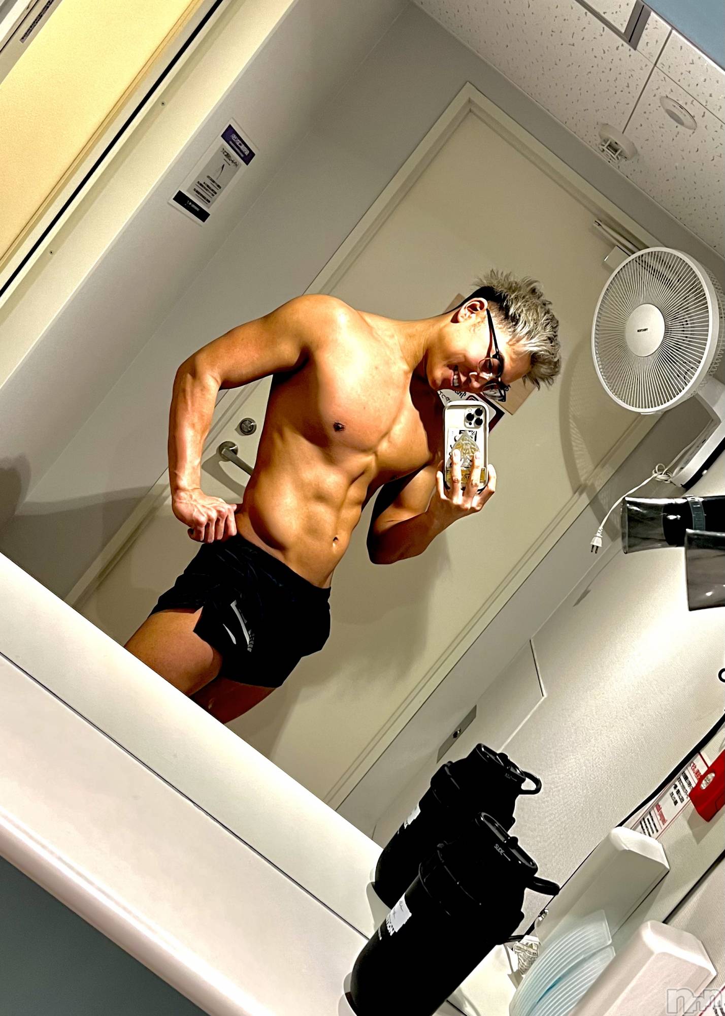 �����������������åȥС�Cafe&Bar Roots �롼��(���ե�����ɥС� �롼��) ��2022ǯ4��1���̥�֥����֥�ǥ��٤˴�ĥ��ޤ�✨��