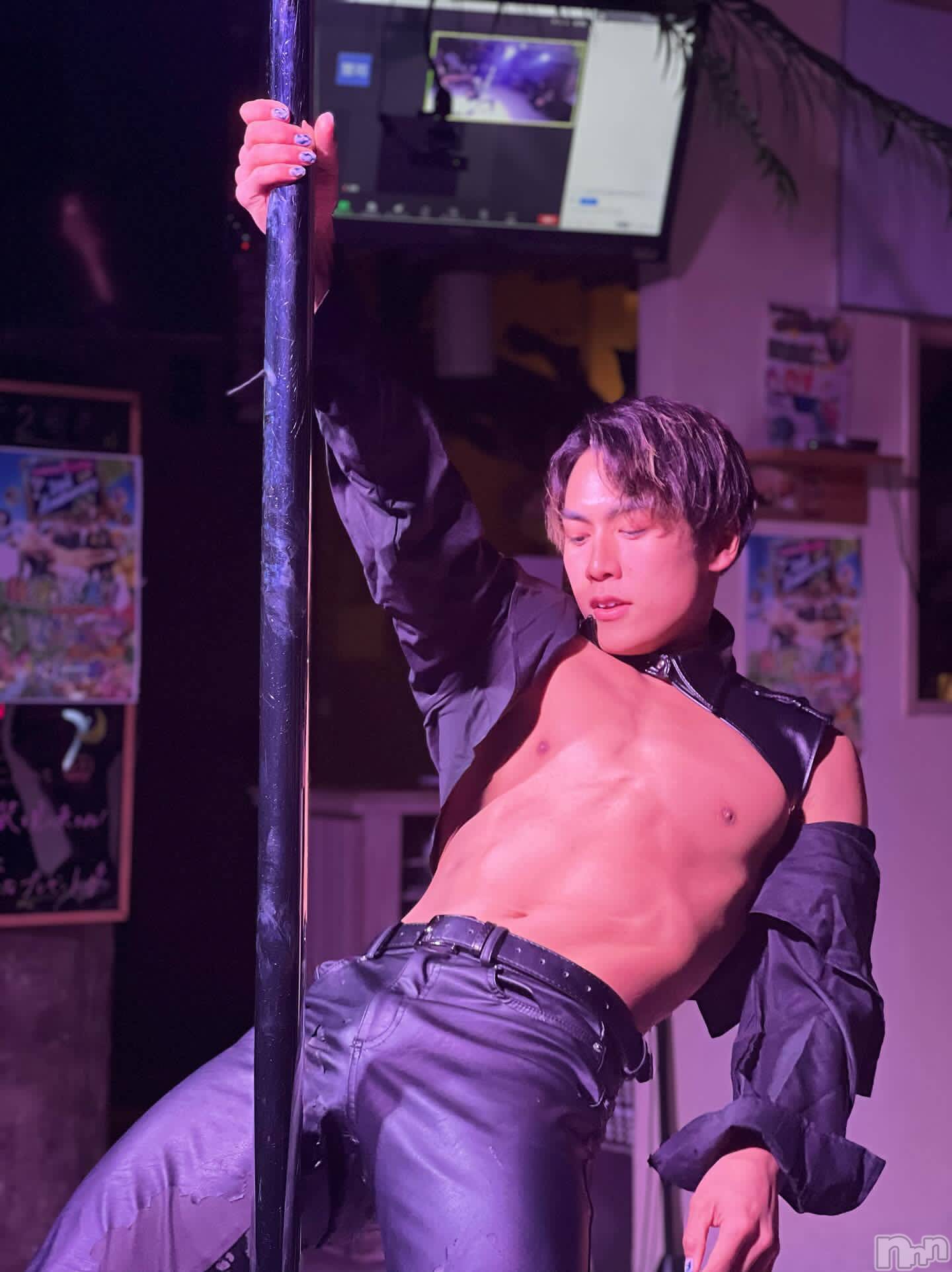 �����������������åȥС�Cafe&Bar Roots �롼��(���ե�����ɥС� �롼��) ��2023ǯ11��1���̥�֥�����̿����С����ǡ���̵����������