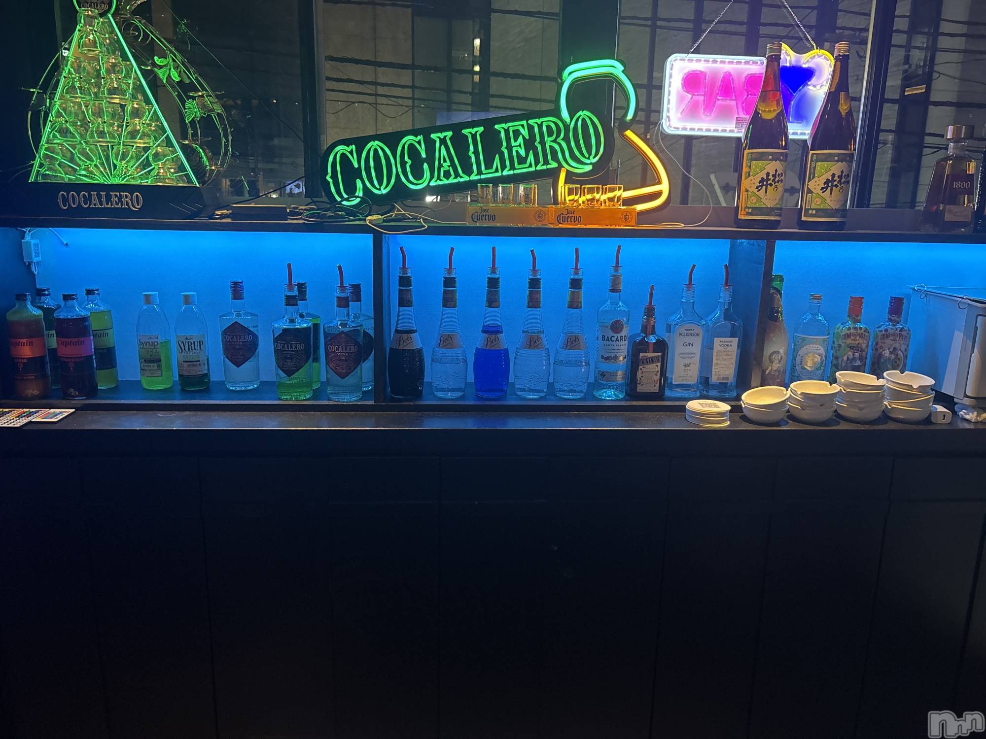 �����������������åȥС�BAR COCCOLE(�С����å���) ��2025ǯ8��27���̥�֥����ֱ��夬��˥��å����